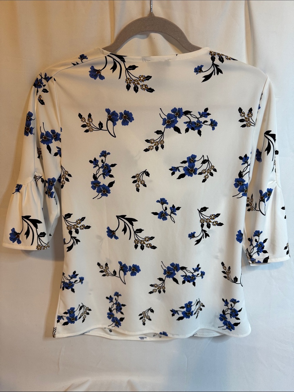 Ann Taylor White Blouse with Blue Floral Print - Picture 3 of 4